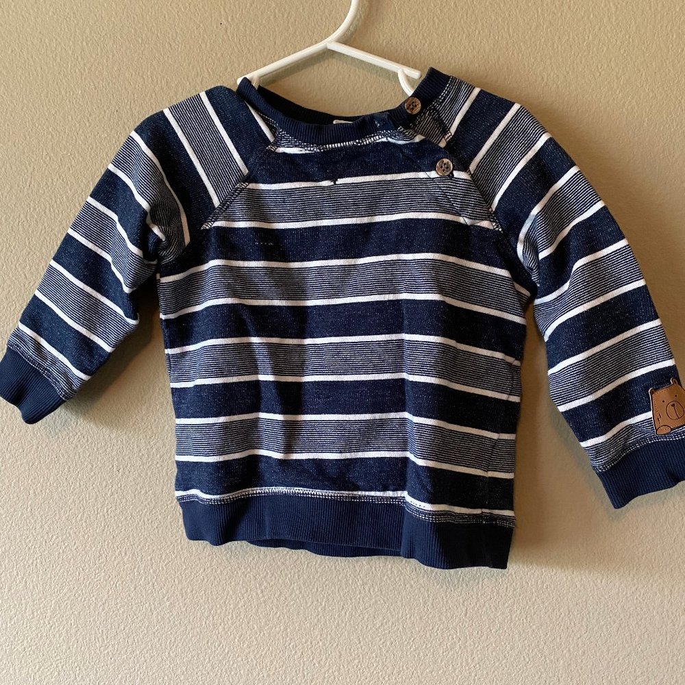 lightly used kids H&M sweater-size 2y